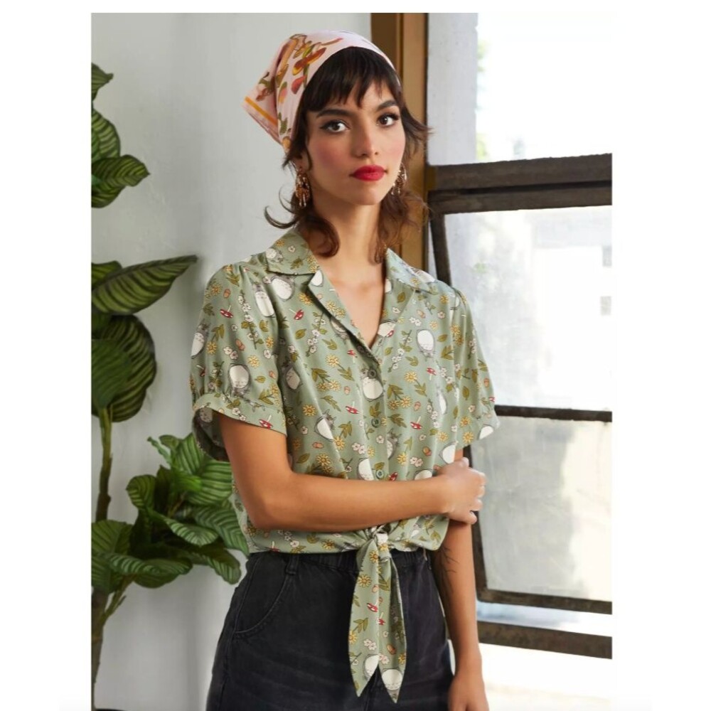 Her Universe Studio Ghibli My Neighbor Totoro XL Acorn Tie-Front Woven Shirt
